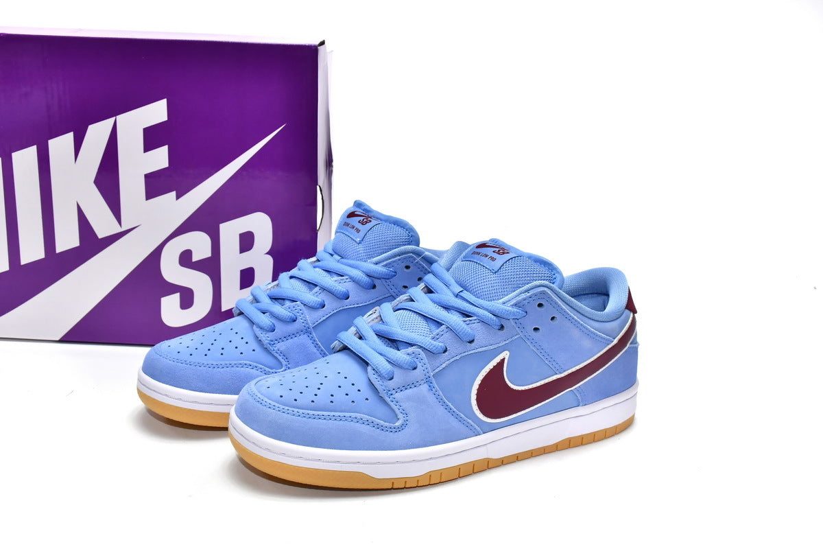 Nike SB Dunk Low Philadelphia Phillies Reps Sneaker DQ4040-400