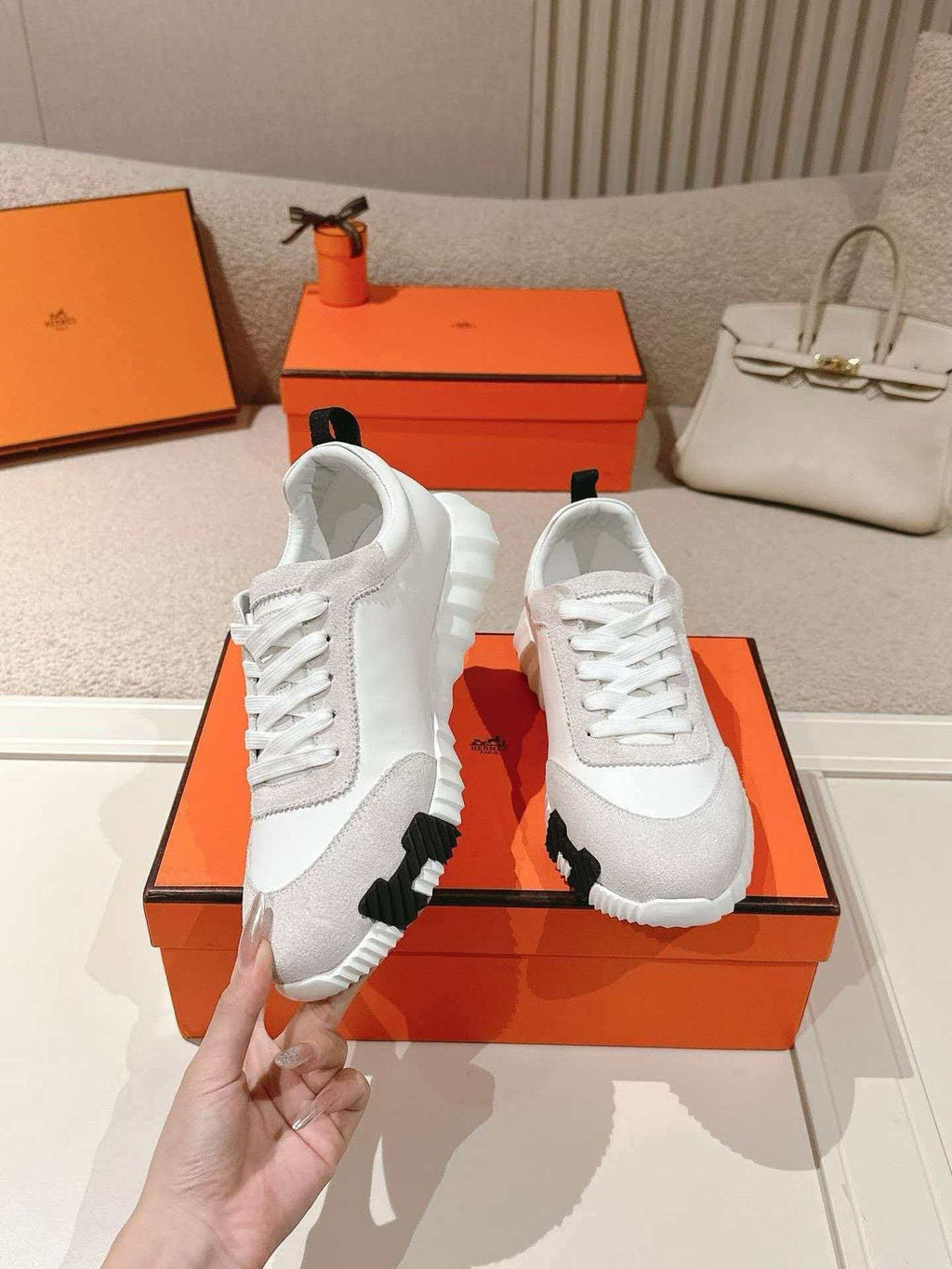 Men's White and Gray Low-Top Sneakers