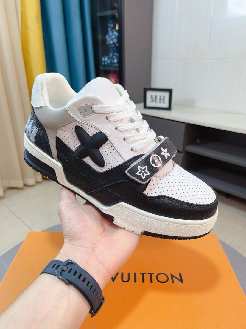 Louis Vuitton Black and White Low-Top Sneakers - Perforated Toe Panel