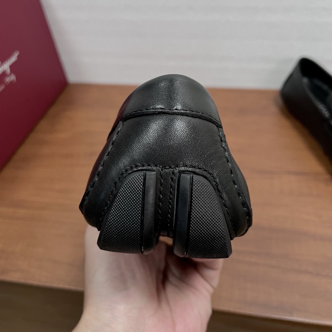Ferragamo Men's Black Leather Driving Shoes
