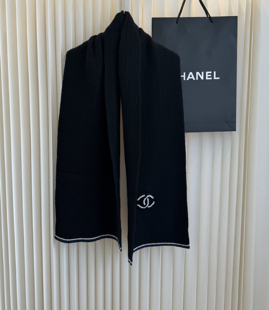 Chanel Logo Trim Knitted Scarf
