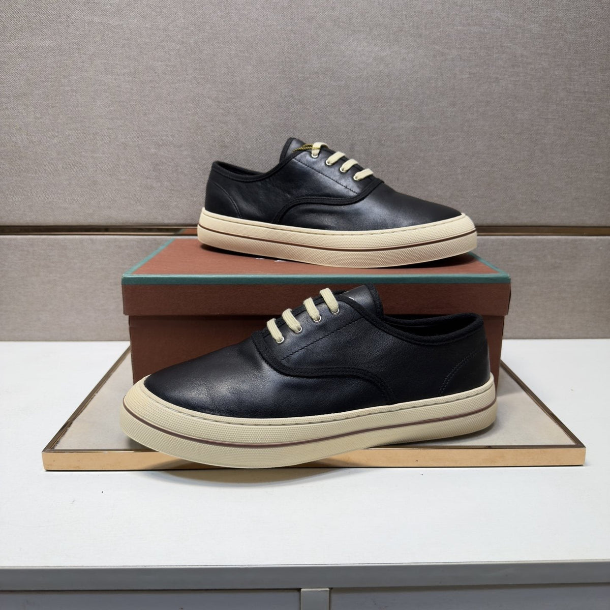 Men's Low-Top Lace-Up Sneakers