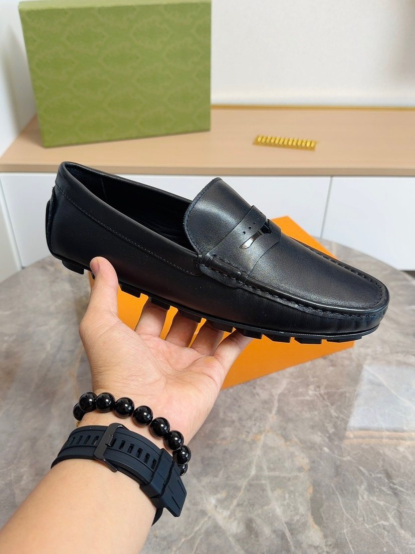 Louis Vuitton Men's Black Leather Lug Sole Loafers